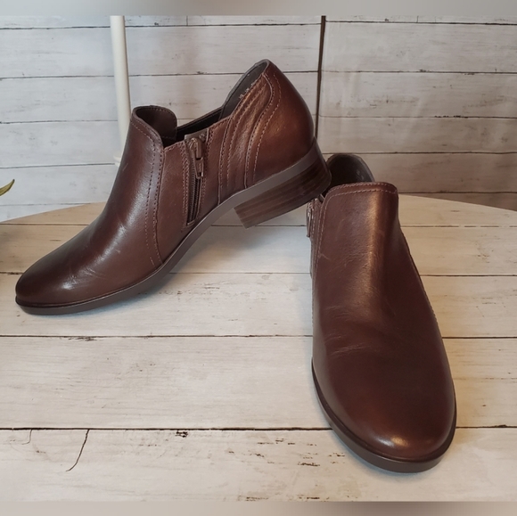 NATURALIZER Royal brown leather bootie sz 8 wide - Picture 2 of 15